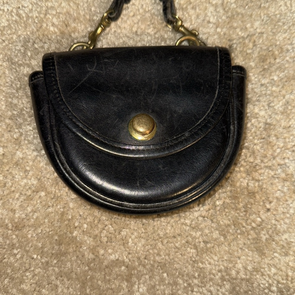 Vintage Coach Black Leather Mini Crossbody Bag - Picture 4 of 9